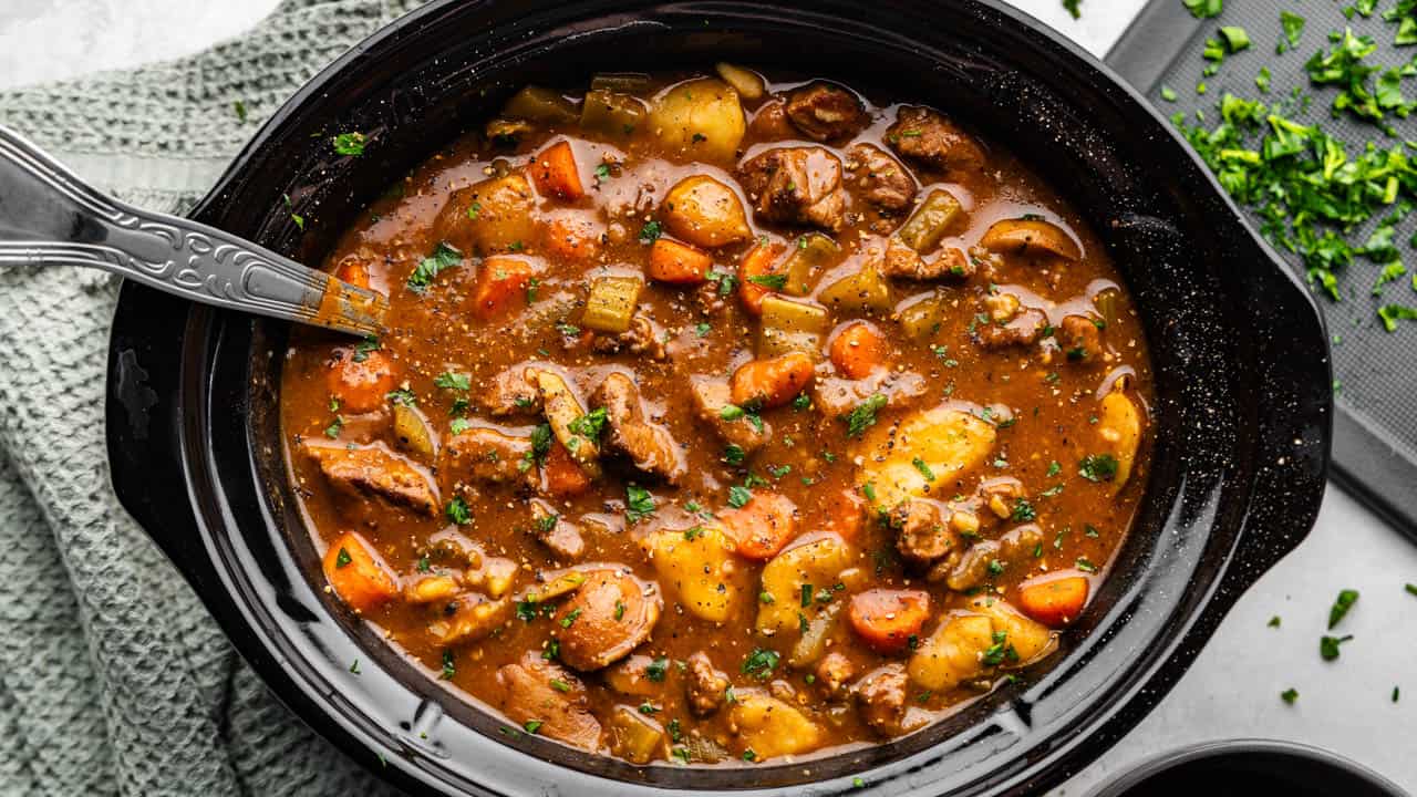 Tocană de vită la slow cooker